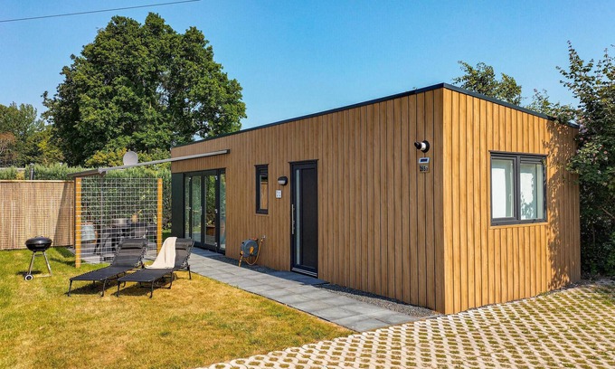 Heinkenszand House | Nice home in Heinkenszand with WiFi