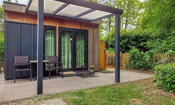 Heinkenszand House | Nice home in Heinkenszand with WiFi