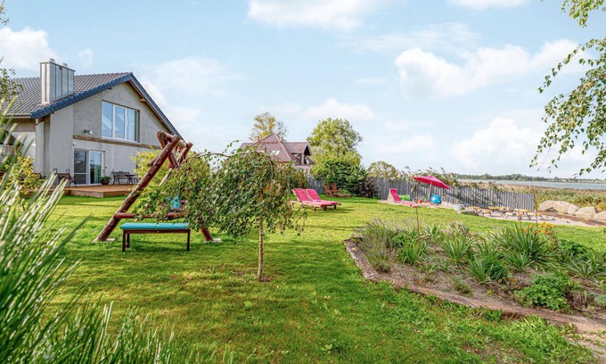 gmina Bedzino House | Nice home in Mscice with lake view