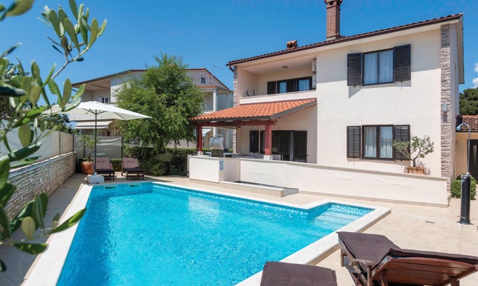 Valdebek House | Nice home in Pula with WiFi