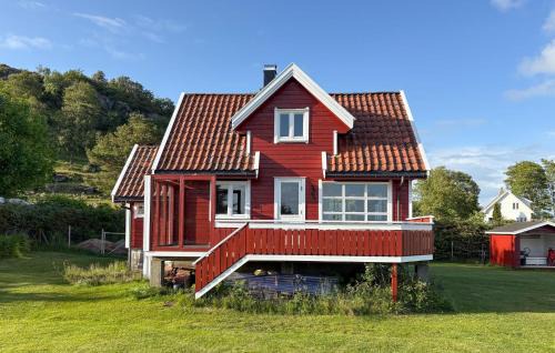 Vestre Amoy House | Nice Home In Vestre Åmøy With Sauna