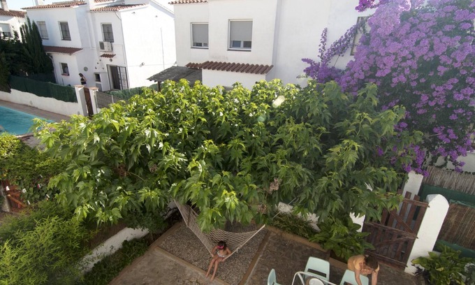 L'Escala Cottage | Nice house with barbecue and communal pool