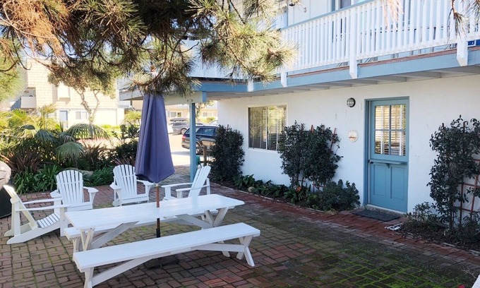 Carpinteria Condo | Nice One Bedroom Seaside Flat
