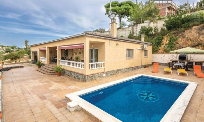 Mont Barbat Villa | Nice spacious vacation villa