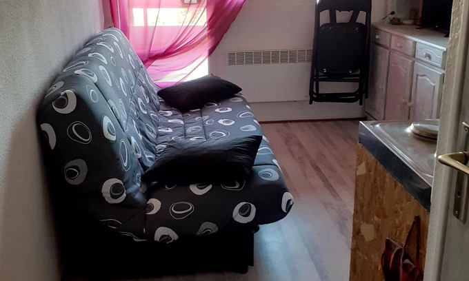 Eclose-Est Apartment | Nice studio for 4 people