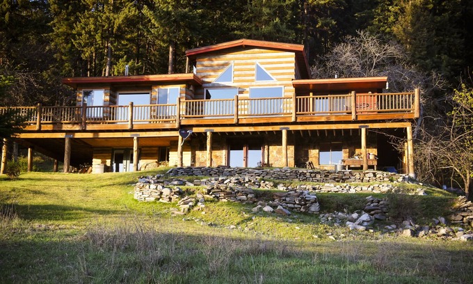 Thompson Falls House | Nice view of the river