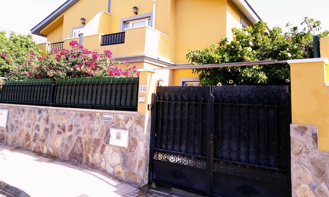 Castillo del Romeral House | Nice villa by the sea