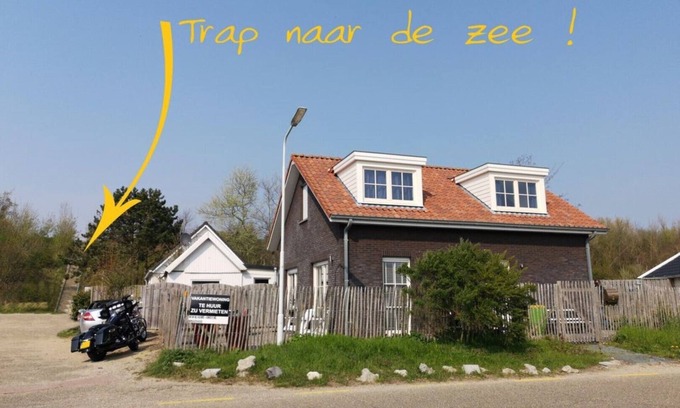 Breskens House | Nicely furnished house, directly by the sea. With your feet in the sand within 1 minute.