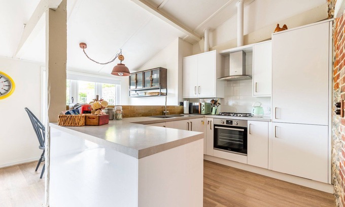 Happisburgh Cottage | Nicholson Cottage | Stunning Norfolk Home near the beach!