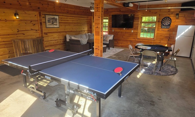 Mayville Cabin | Nick's Nook - Charming 3-bedroom cabin in Mayville - Close to CHQ and CHQ Lake