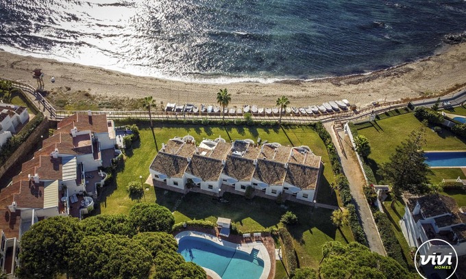 Sitio de Calahonda Apartment | Nico | Beachfront apartment in Calahonda