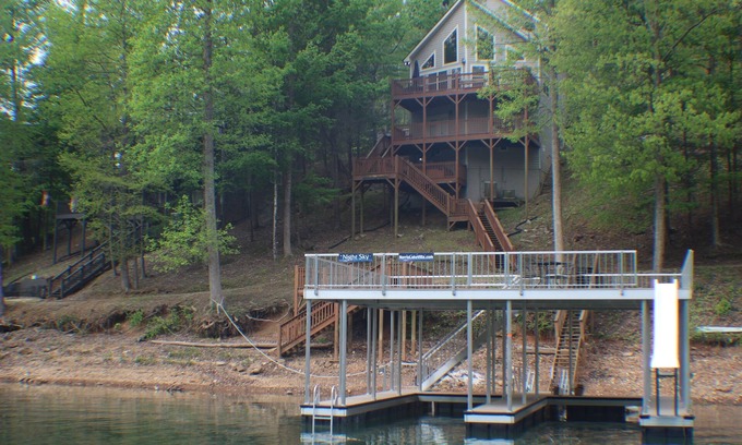 Lakeside Estates House | Night Sky' Private Hot Tub Private Dock W/Electric near Jump'n Bridge