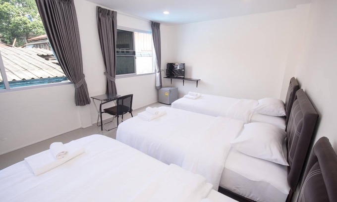 Wat Bowon Niwet House | Nina Guesthouse