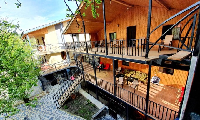 Bagvdanari House | Nino Ratiani's Guesthouse