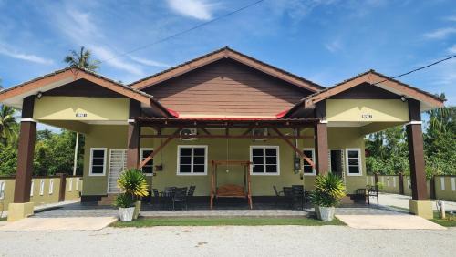 Kampung Pulau Salim House | Nipah Homestay Kuala Besut