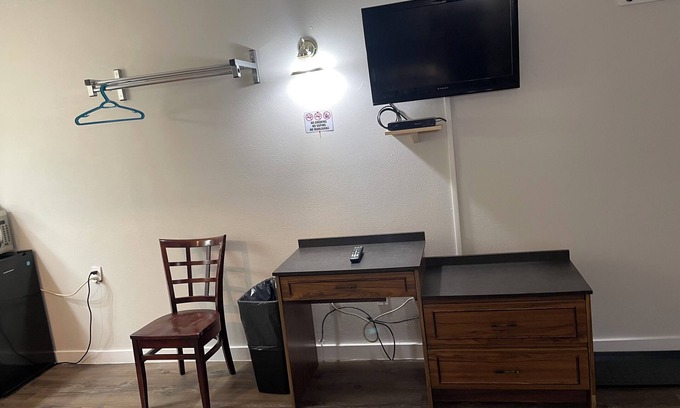 Central Alberta Hotel | Niton Junction Motel