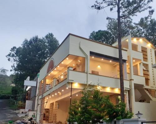 Yercaud Hotel | NJK Residency