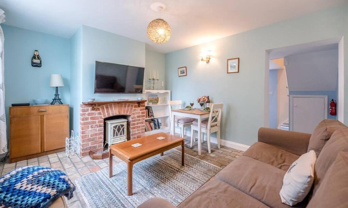 Framlingham House | No. 10, The Cottage