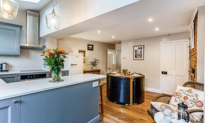 Winchester Cottage | No. 32 Upper High Street WestgateCottage