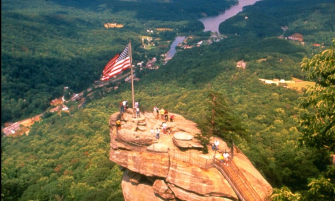 Mill Spring House | No Hurricane Damage! Large pet friendly country retreat. 11 mins to Lake Lure.