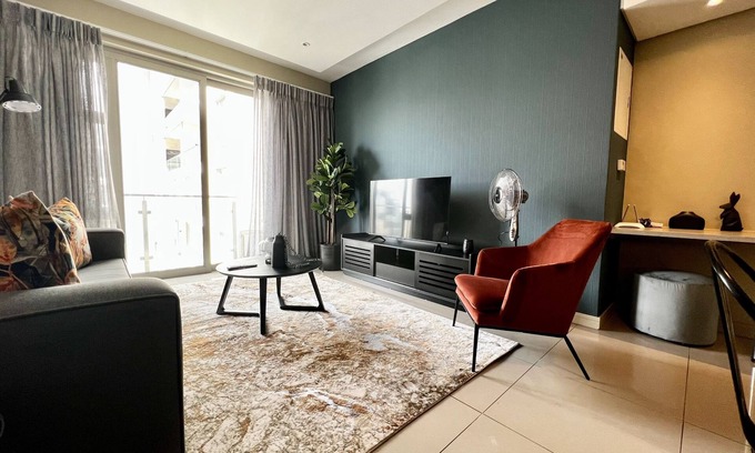 Greater Johannesburg Metropolitan Area Apartment | ​No Loadshedding | Modern 1 Bed In Rosebank