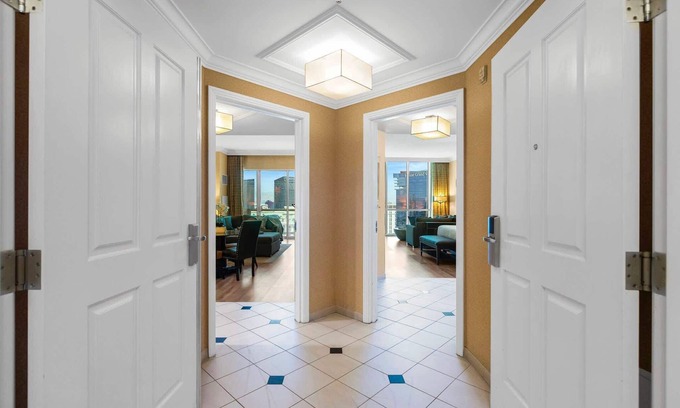 Las Vegas Condo | No Resort Fee 2BDR Penthouse Balcony & Free Valet