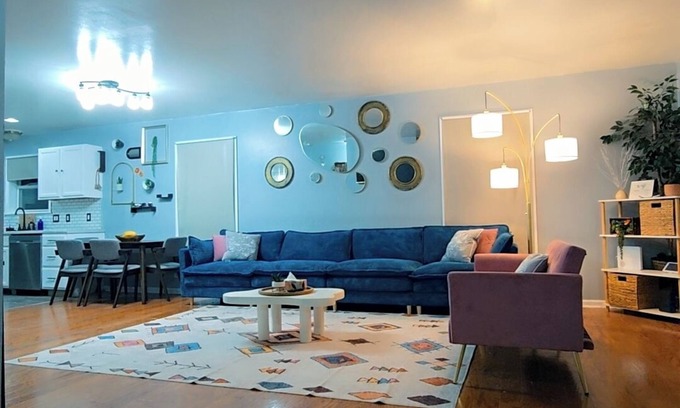 Detroit House | No Smoking 3-bedroom house in Detroit with theater room, gaming consoles & GYM