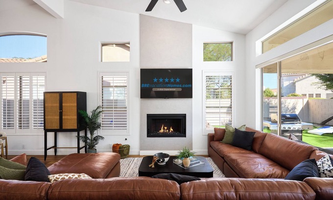 Costa Verde House | No Tax! Gorgeous BRAND NEW Remodel! 1-Story, HeatedPool, HotTub, BBQ, PuttingGrn