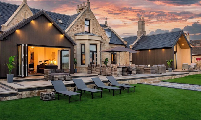 Troon House | No36 South Beach - Donnini Apartments