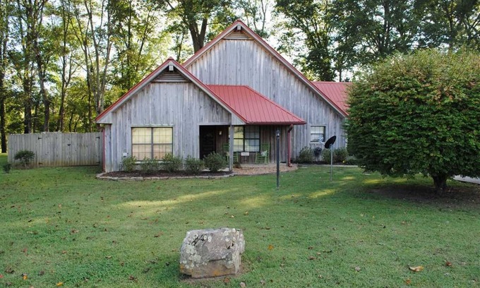 Pangburn House | Nonni's River Retreat