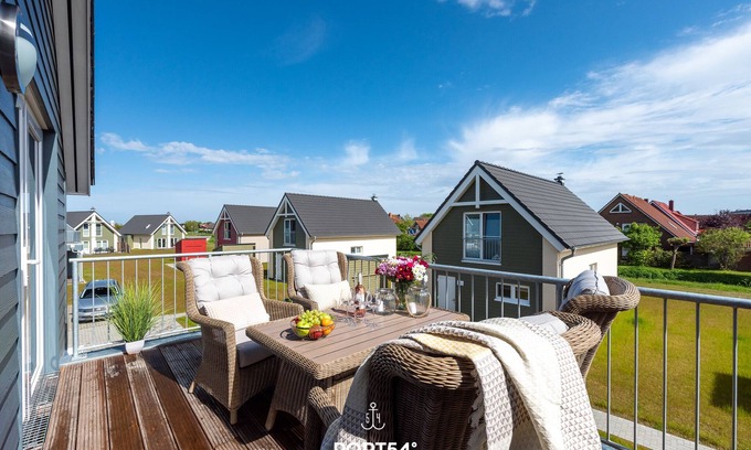Busum Apartment | Noordkant Kajüte - infrared cabin, fireplace, close to the beach and North Sea