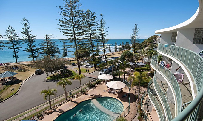 Moffat Beach Apartment | Norfolks on Moffat Beach