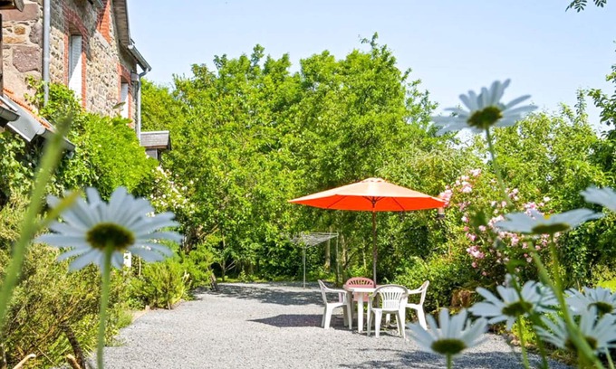 Sourdeval-les-Bois House | Norman house surrounded by nature