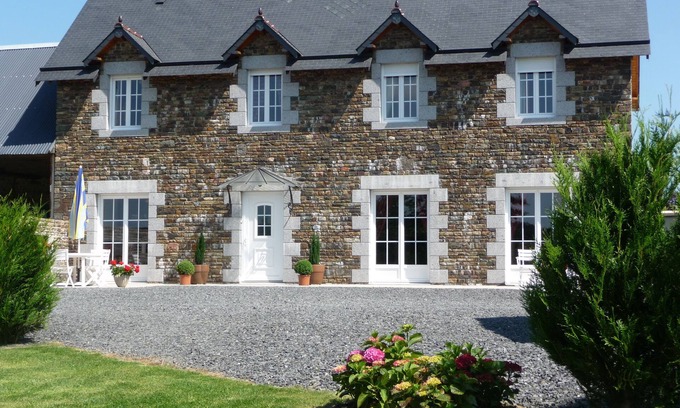 Guilberville Cottage | Normandie (Manche) 4-star GITE de CHARME, spacious, comfortable, enclosed garden