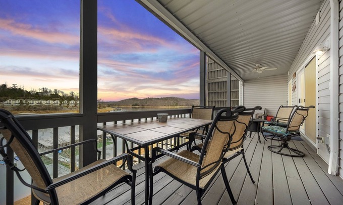 La Follette Condo | Norris Lake Deerfield Resort golf, winery, community pools, tennis, boating
