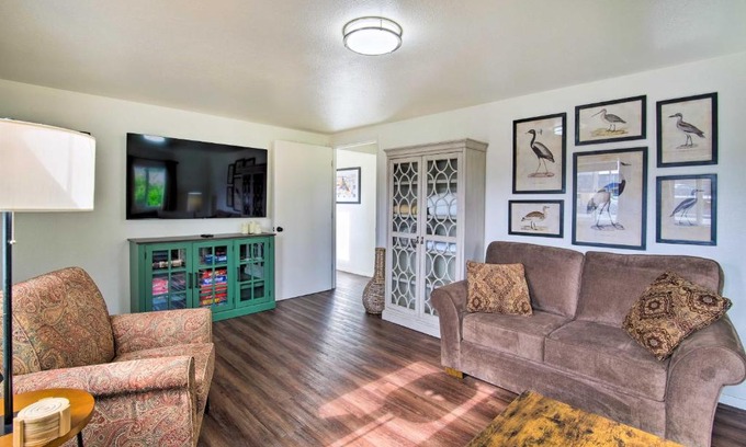 North Bend House | North Bend Home with Cornhole Court and Putting Green