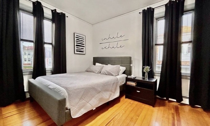 Providence Apartment | North End Cityscape, 2 bed, 1 bath, conveniently located