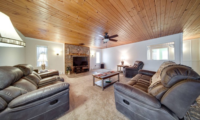 North Jackson House | North Jackson Vacation Rental w/Wraparound Deck!