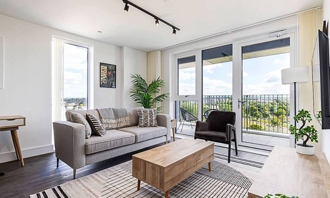 College Park and Old Oak Apartment | North Ken II - 1-Bedroom+Balcony+Concierge