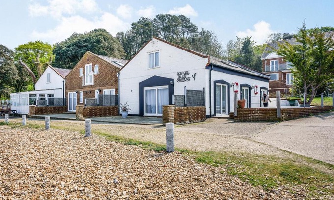 Yarmouth Apartment | North West Sea View No 3