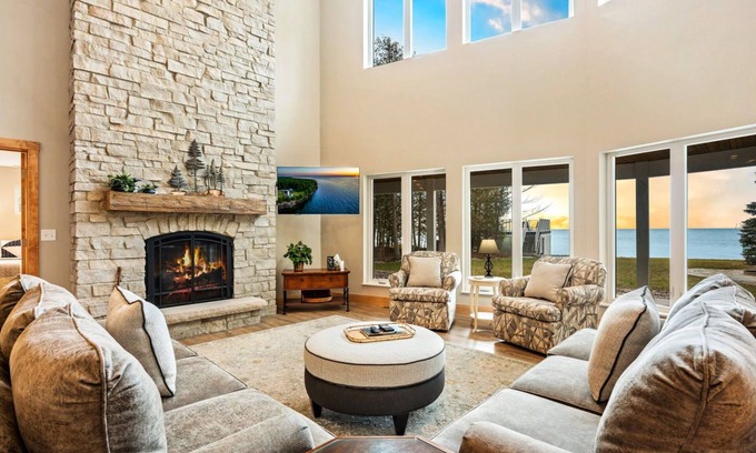 Sturgeon Bay House | Northern Door County Waterfront Home