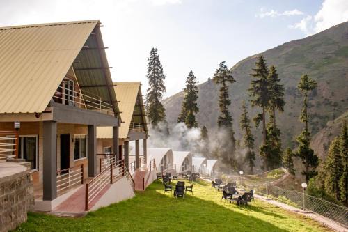 Azad Kashmir Hotel | Northridge by Roomy, Batakundi