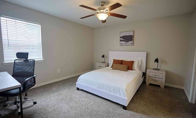 Tougaloo Apartment | Northtown Apartments 4B I Comfy 2 Bed 2 Bath