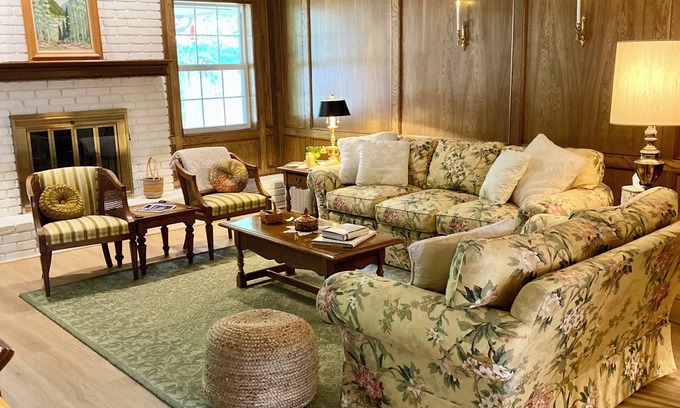 Tulsa House | Nostalgia Nook, Tulsas charming 80’s throwback!
