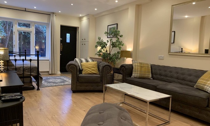 Norland House | Notting Hill 3-BR townhouse w/ensuite bathrooms. Ideal for families. Sleeps 8-10