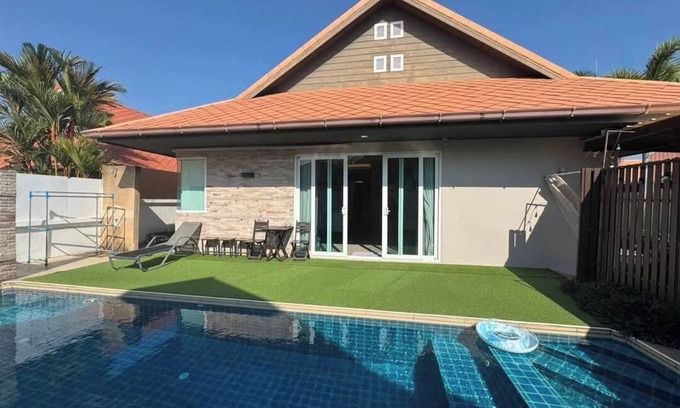 Central Pattaya Villa | November T Pool villa 4nบ้านพลูวิลล่า 3 ห้องนอน 3ห้องน้ำnมีสระว่ายน้ำส่วนตัวบ้าน