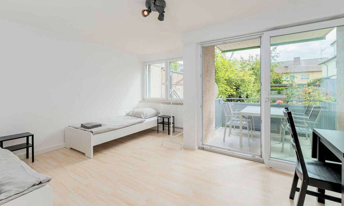 Nuertingen Apartment | NT01 Chic apartment with balcony