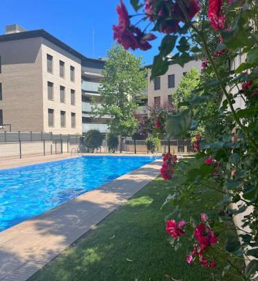 Tossa de Mar Apartment | Nuevo, espacioso y confortable con pkg y piscina