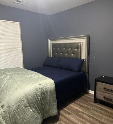 Newark House | Nwk 457 RM 212-E