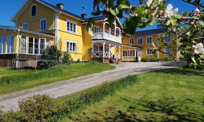 Harmanger Bed & Breakfast | Nygården B&B Hälsingegård